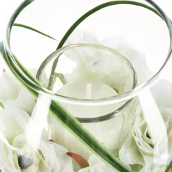 Composition florale artificielle, bougie