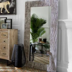 Miroir en bois à relief