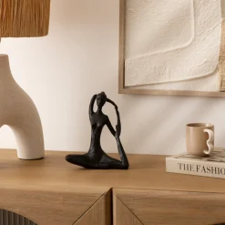 Statuette femme, résine